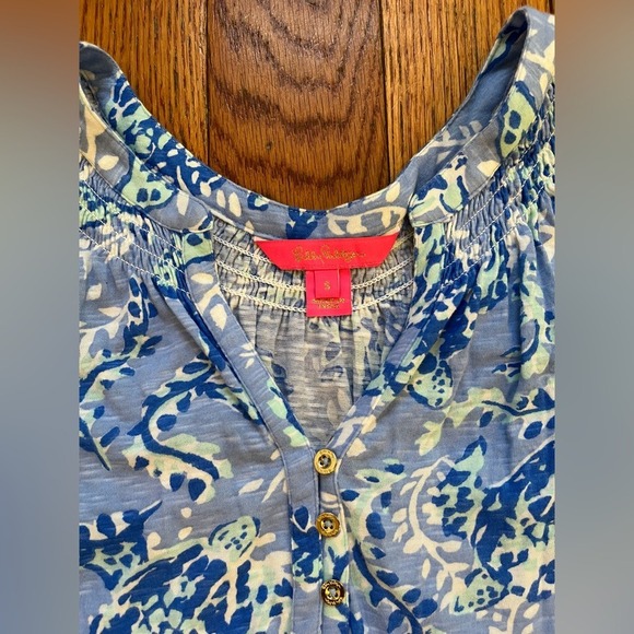 Lilly Pulitzer Essie Top Shirt Blue White Peri Turtley Awesome Size Small - Picture 3 of 7